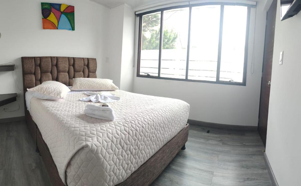 Hotel Kristal Ferial Bogotá Zewnętrze zdjęcie