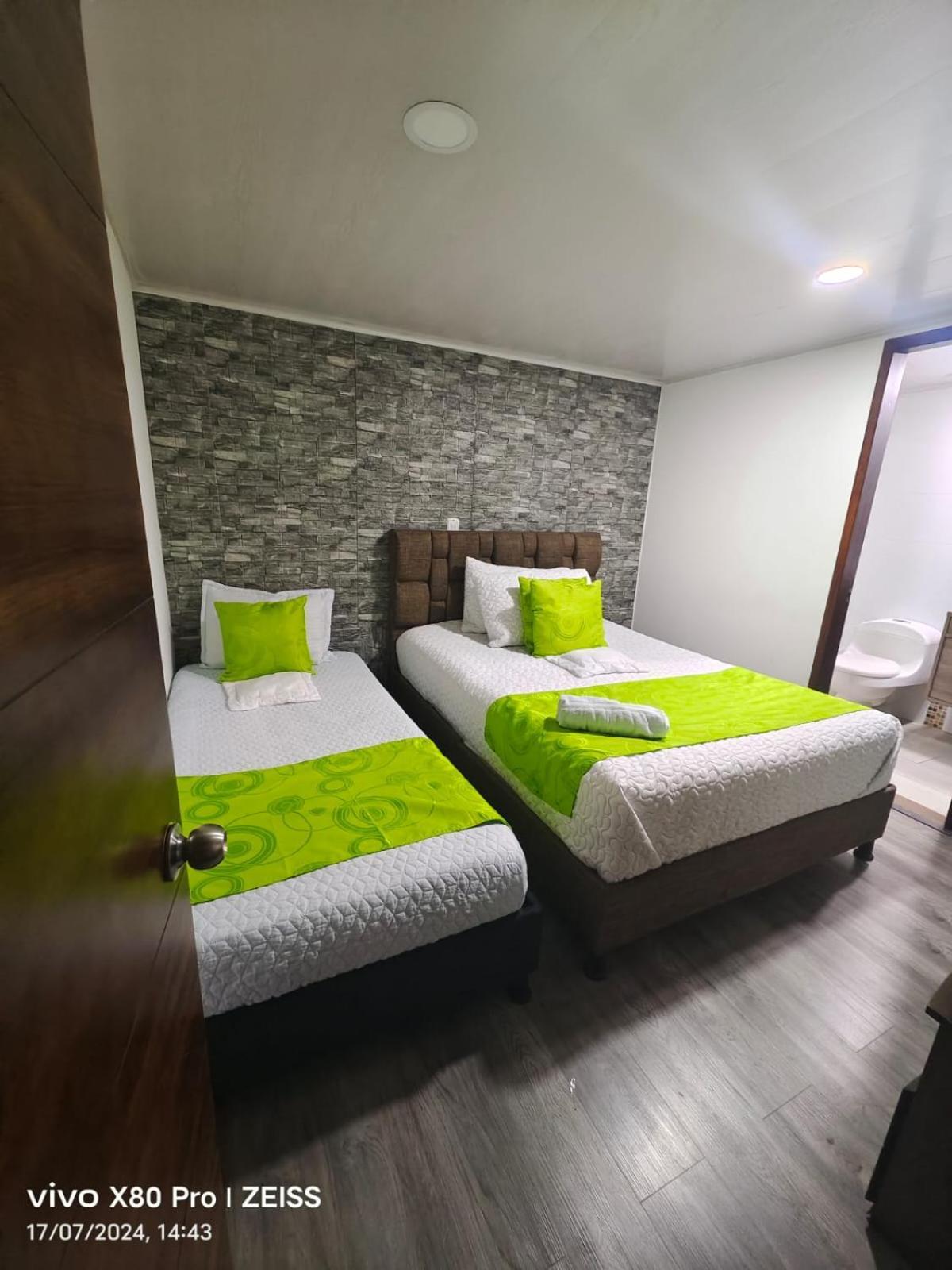 Hotel Kristal Ferial Bogotá Zewnętrze zdjęcie